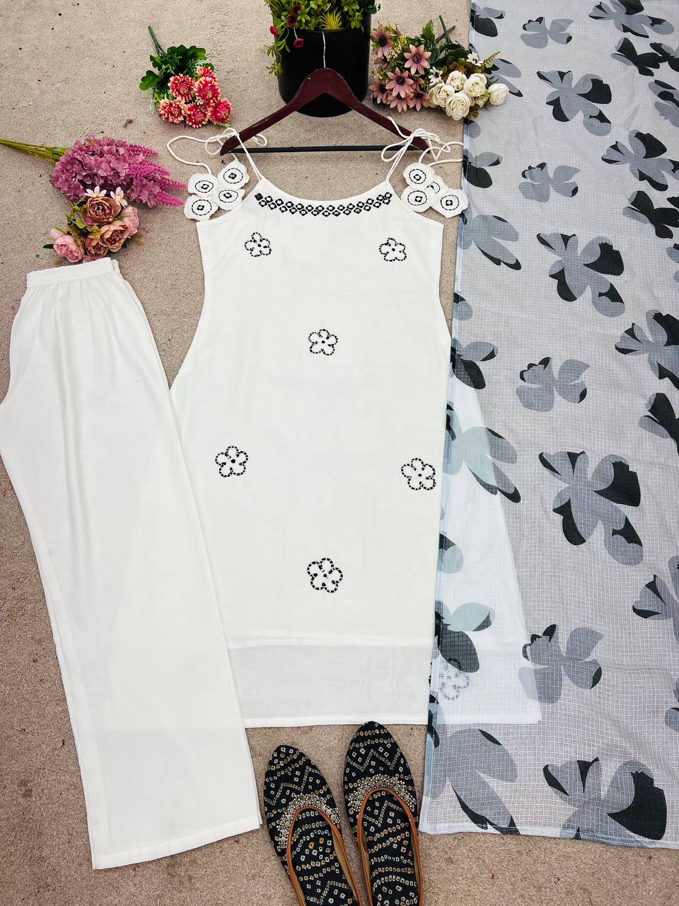 Trendy & Comfortable Kurta Set 3-Piece Stylish Ensemble