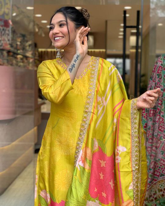 Yellow Floral Beautiful Design Kurta Set