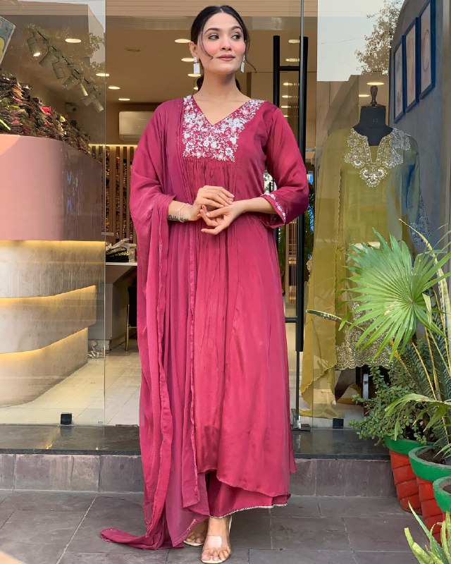 Effortless Glamour in Wine – A Flowing Kurta for Every Occasion