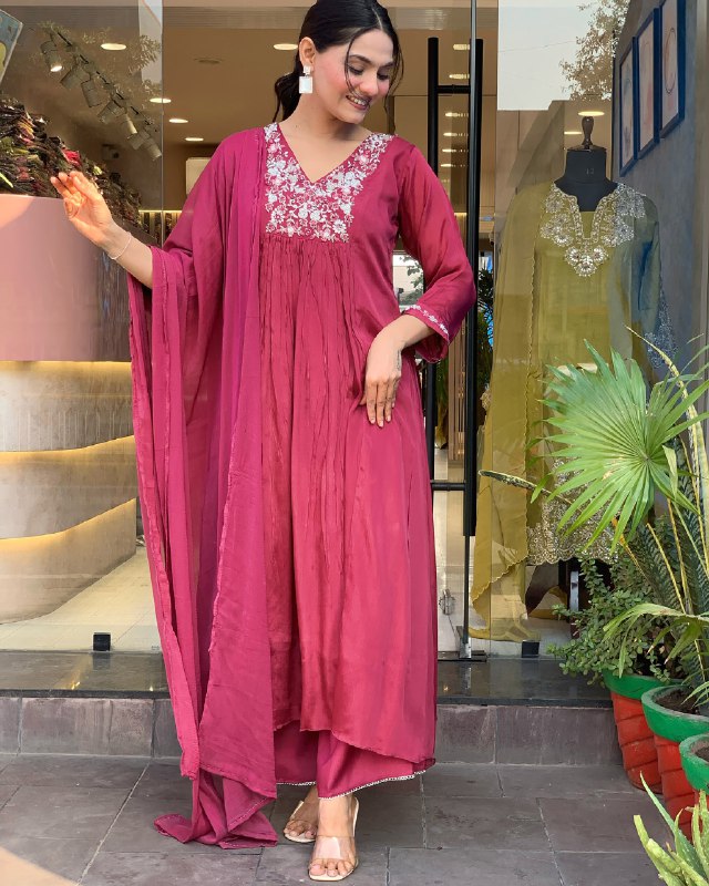Effortless Glamour in Wine – A Flowing Kurta for Every Occasion