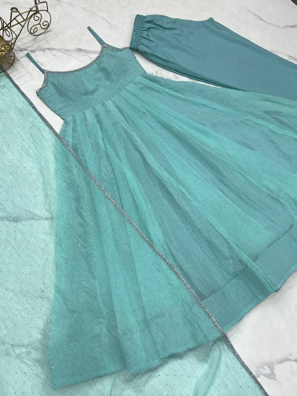 FLAIR KALI PATTERN AND CANVAS PATTA WITH DUPPTA SET