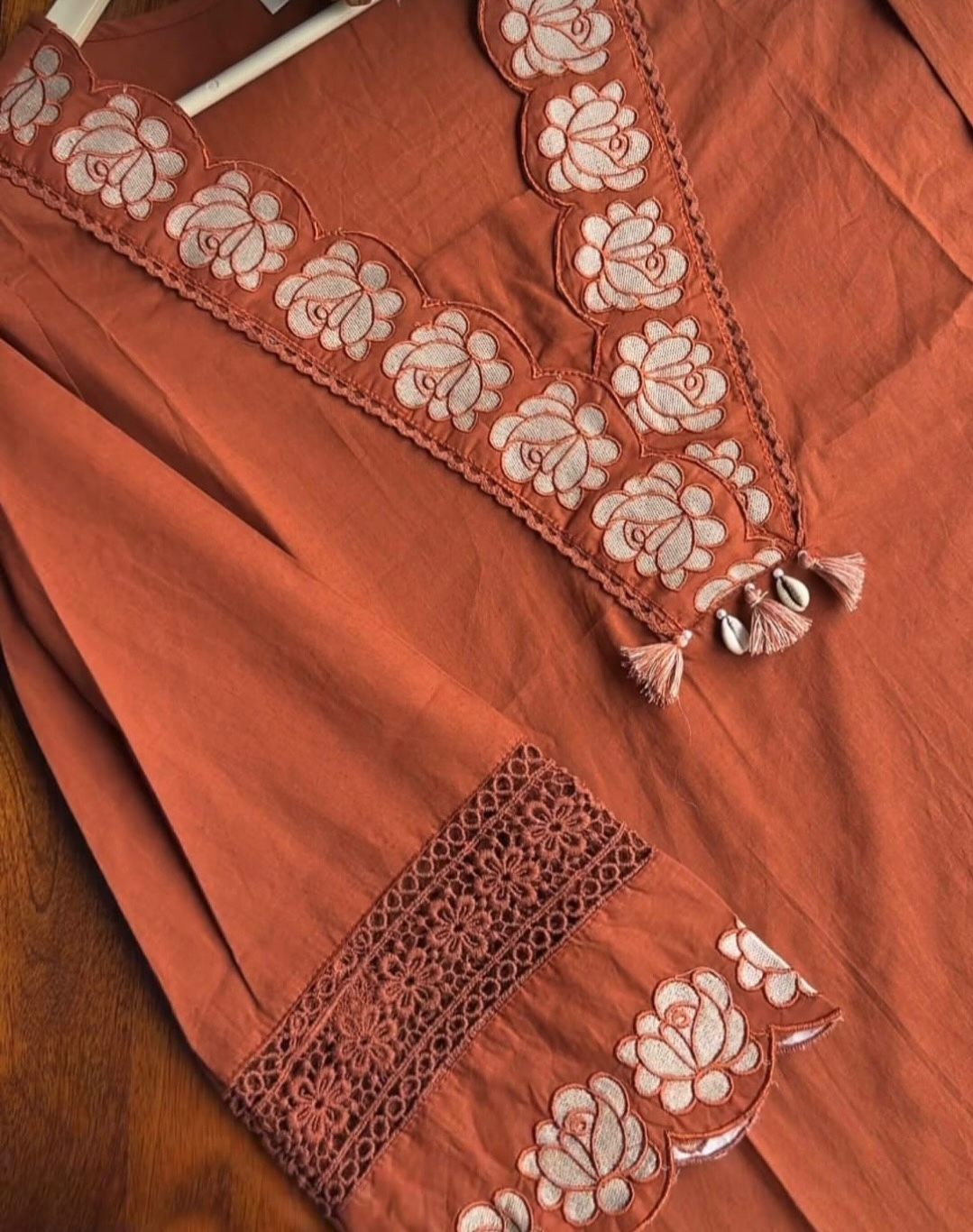 DESIGNER WEAR EXCLUSIVE AND COMFORTABLE SUIT IN REYON SLUB COTTON FABRIC TOP PANT WITH DUPATTA PAIR