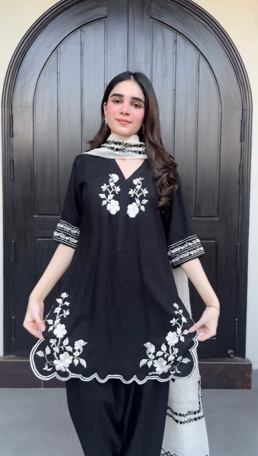 MOST TRENDING FARSI SALWAR SUIT IN THREE PIECE WITH EMBROIDERY WORK