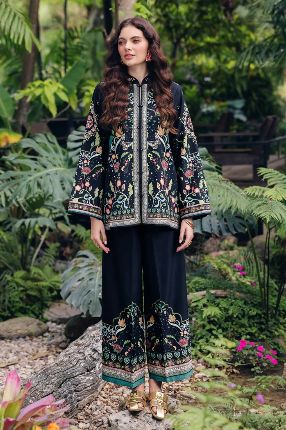 BLACK FLORAL PRINTED TWO-PIECE LUXURY SUIT FOR WOMEN