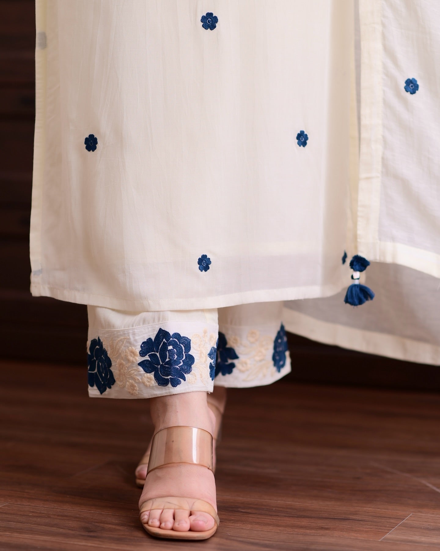 Subtle Sophistication in Cream – Perfect for Daytime Festivities